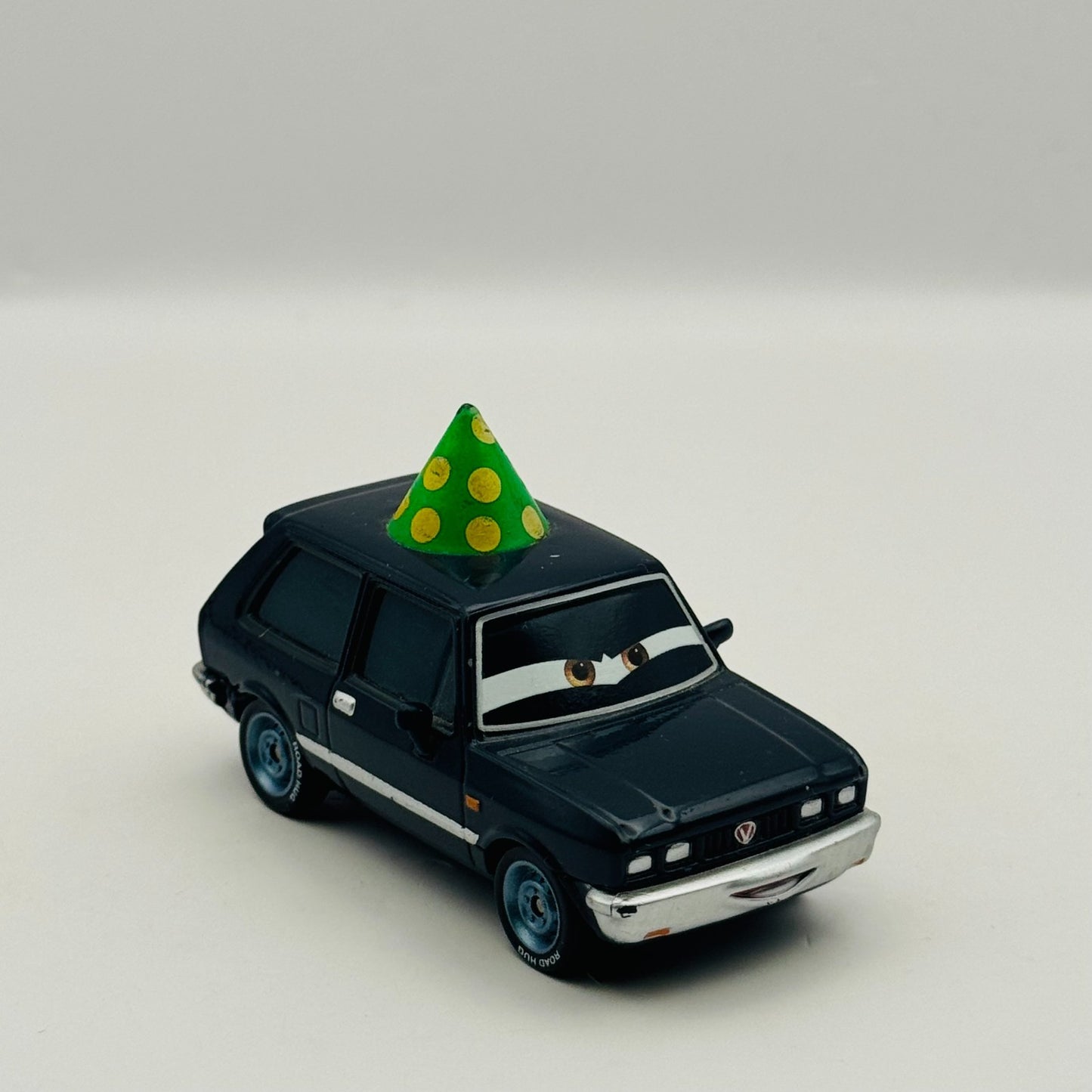 Disney Pixar Cars - ALEXANDER HUGO Cars 2 2011 - 1:55 Diecast