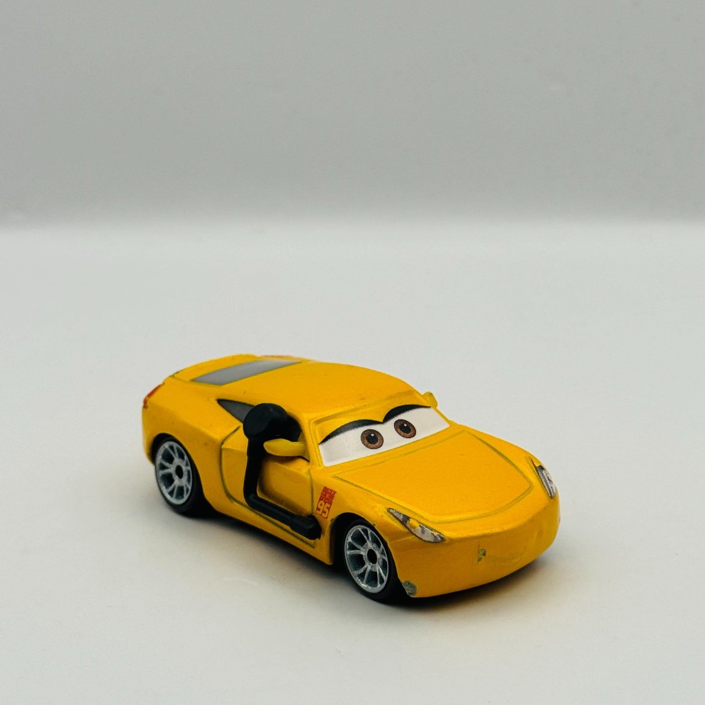 Disney Pixar Cars - TRAINER CRUZ RAMIREZ 2021 - 1:55 Diecast