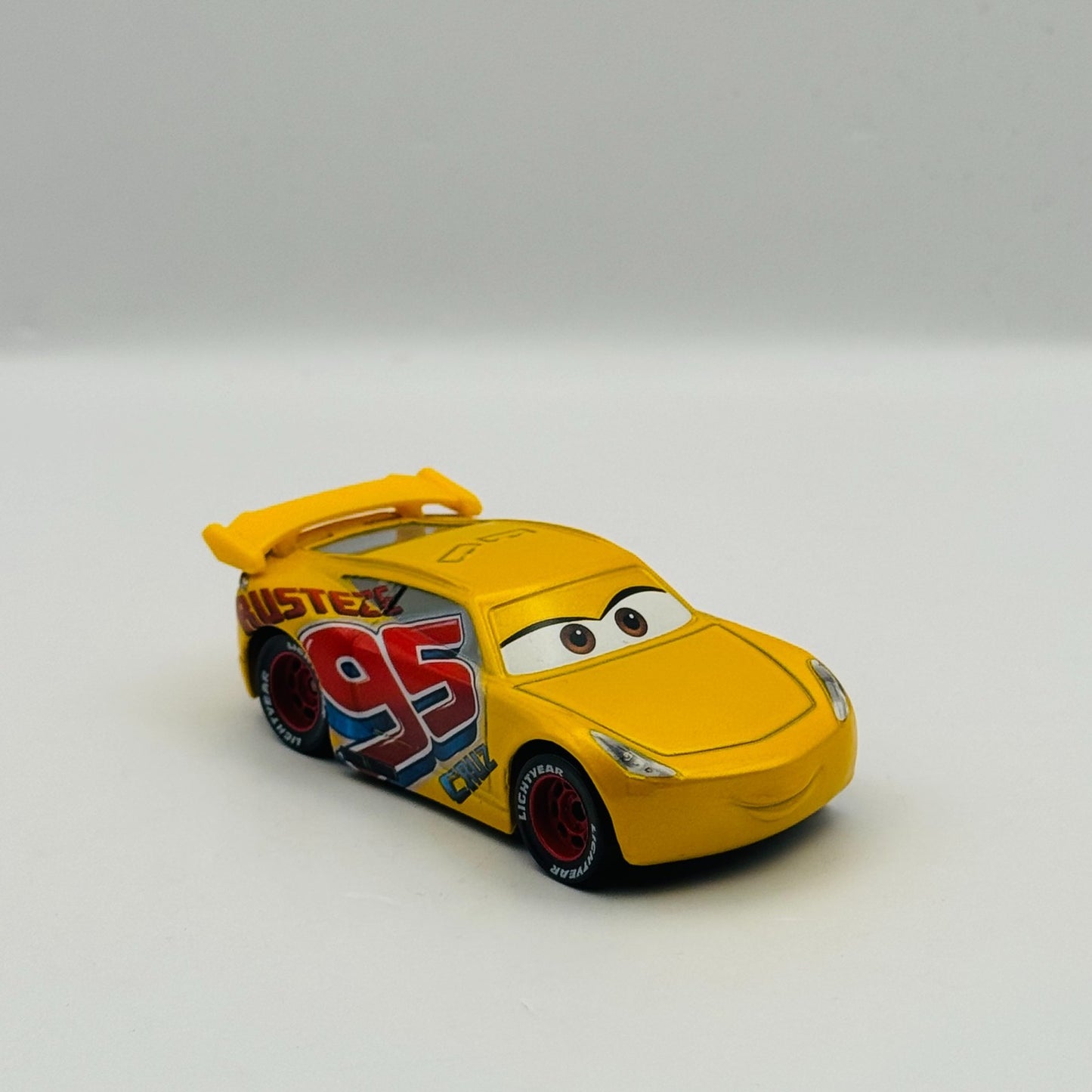 Disney Pixar Cars - RUSTEZE CRUZ RAMIREZ - 1:55 Diecast