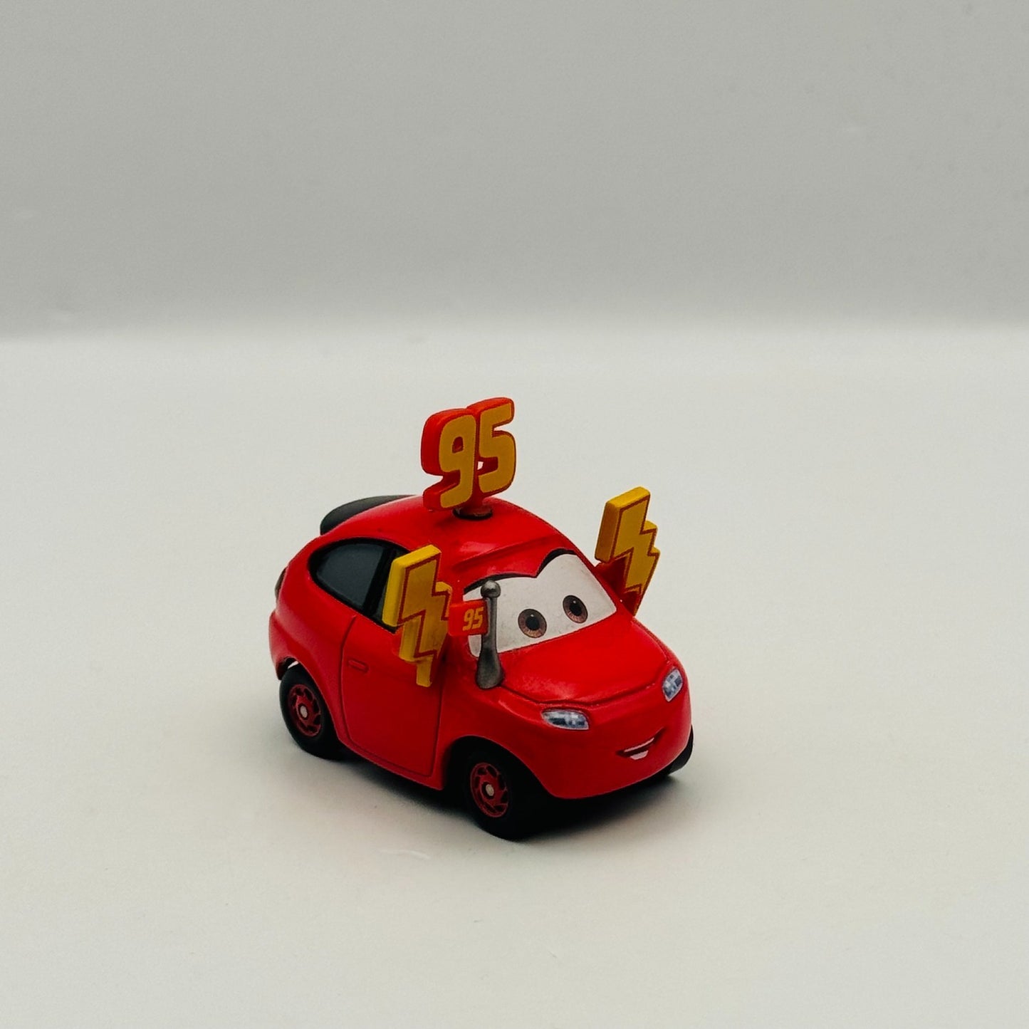 Disney Pixar Cars - MADDY MCGEAR Florida 500 2018 - 1:55 Diecast