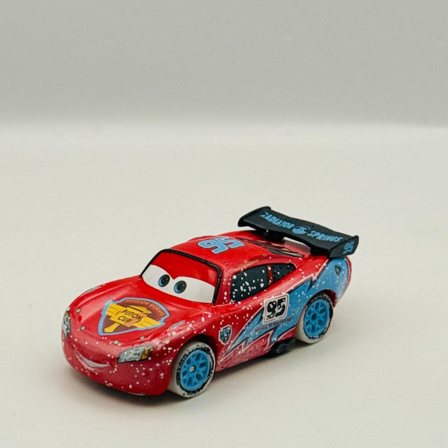 Disney Pixar Cars - ICE RACERS LIGHTNING MCQUEEN TROC 2015 - 1:55 Diecast