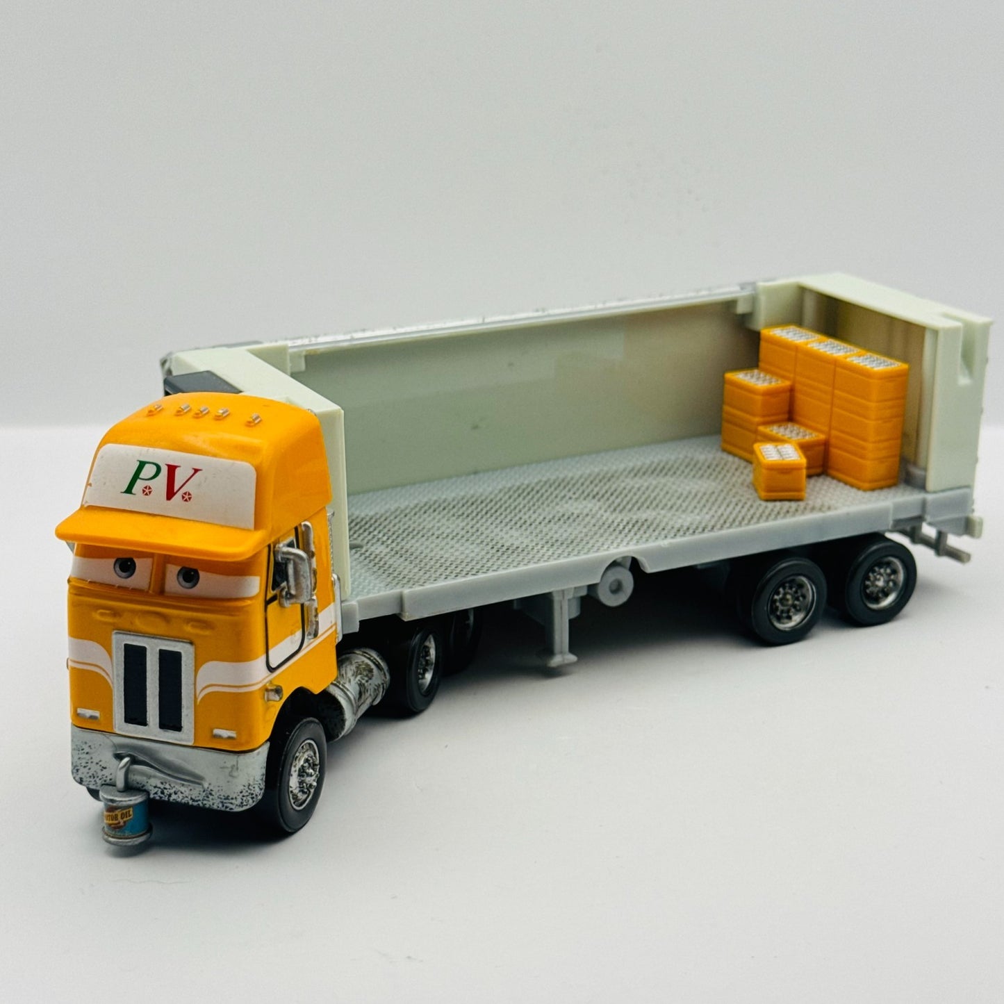 Disney Pixar Cars - PAUL VALDEZ HAULER 2010 - 1:55 Diecast