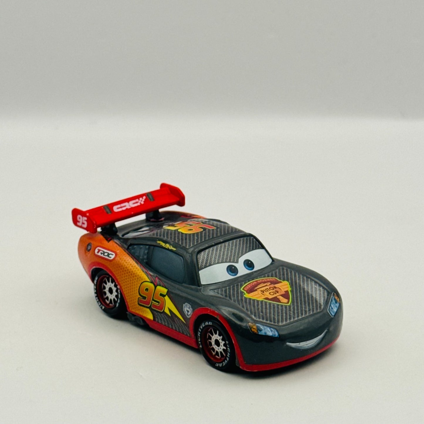 Disney Pixar Cars - CARBON RACERS LIGHTNING MCQUEEN TROC 2016 - 1:55 Diecast