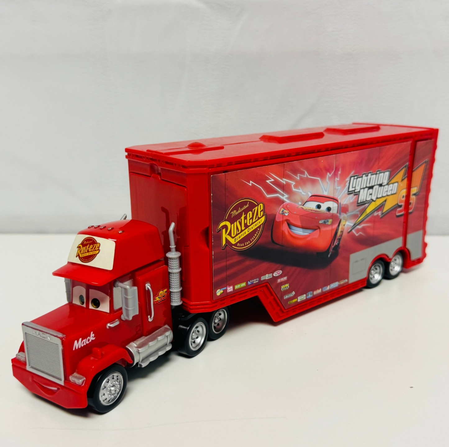 Disney Pixar Cars - STORY SETS DROP & JUMP TRANSFORMING MACK PLAYSET 1:55 Scale
