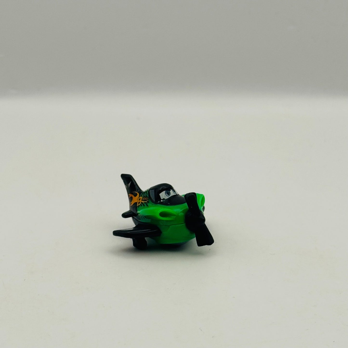 Disney Planes & Pixar Cars - Micro Drifters RIPSLINGER - Rolling