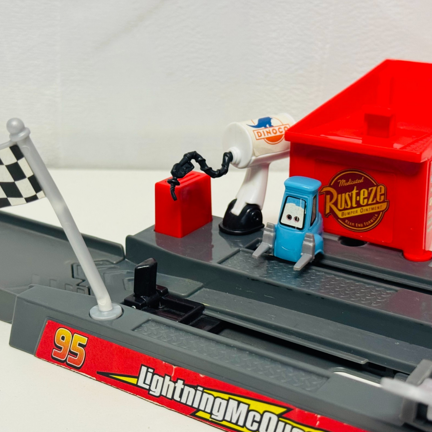 Disney Pixar Cars - STORY SETS PISTON CUP PIT STOP LAUNCHER SET - 1:55 Scale
