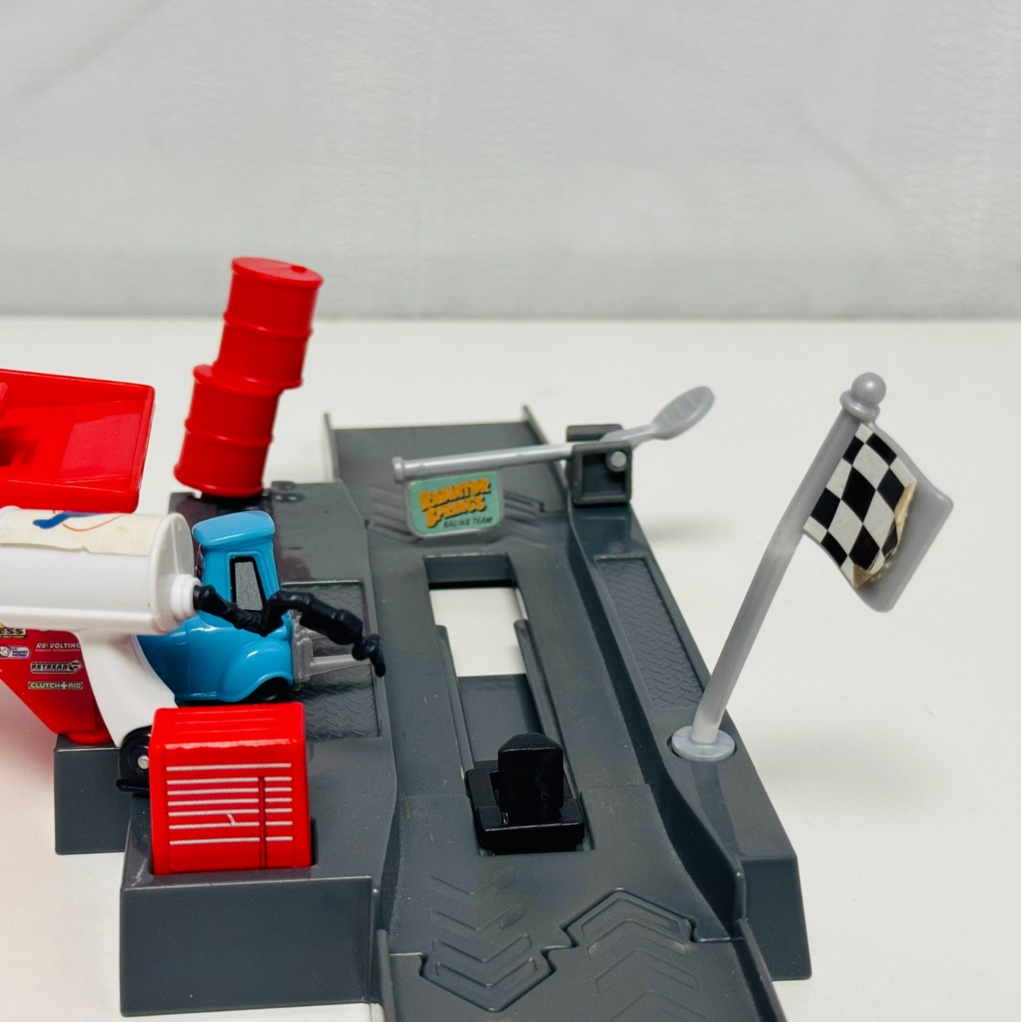 Disney Pixar Cars - STORY SETS PISTON CUP PIT STOP LAUNCHER SET - 1:55 Scale