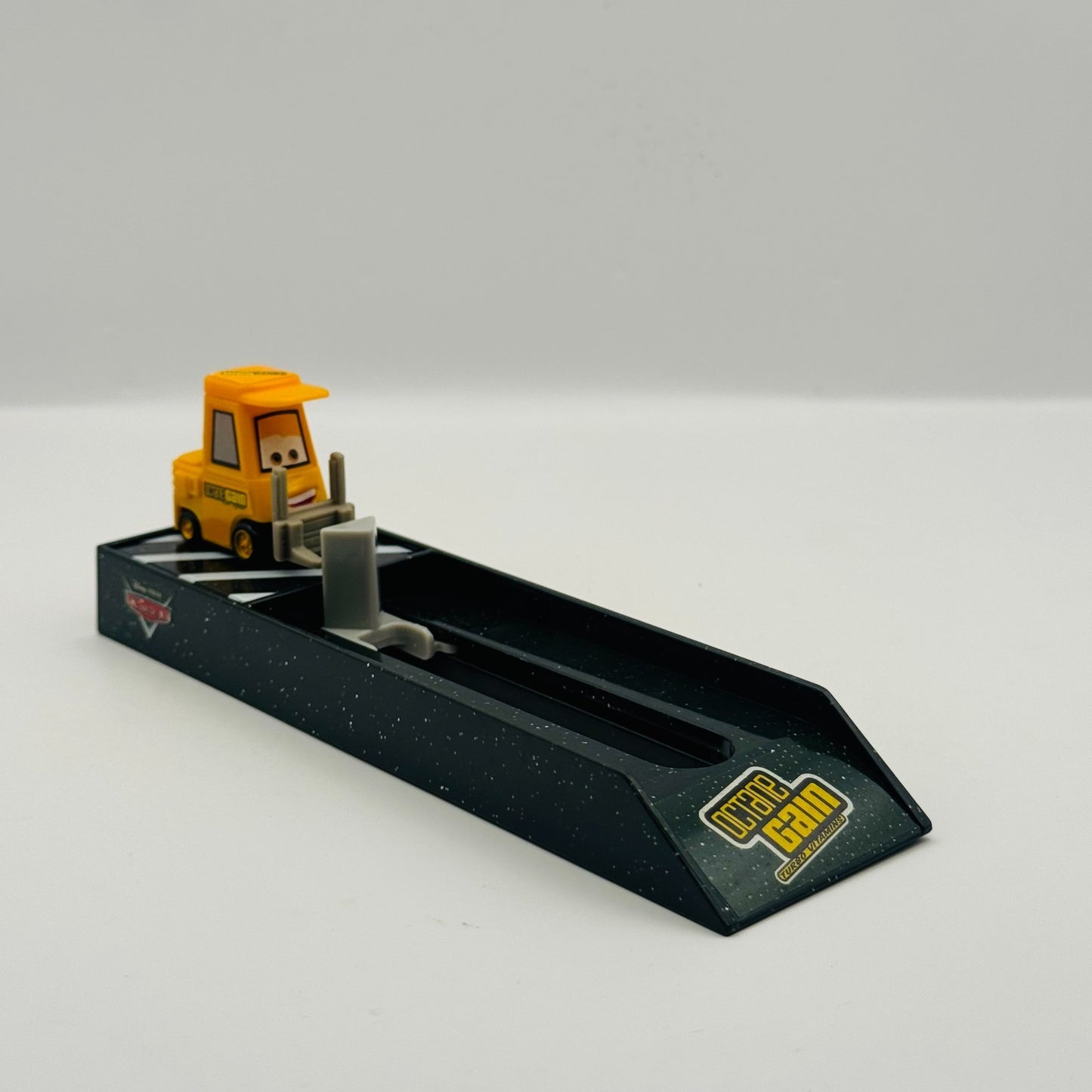 Disney Pixar Cars - PIT CREW LAUNCHERS OCTANE GAIN PITTY 2015 - 1:55 Diecast