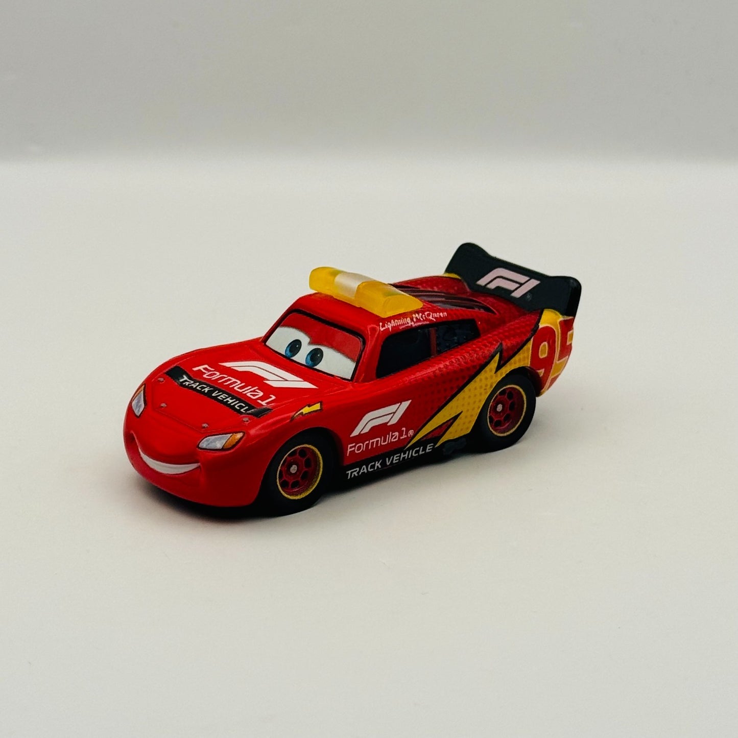 Disney Pixar Cars - FORMULA 1 COLLAB 3-PACK MCQUEEN, FRANCESCO 2026 1:55 Diecast