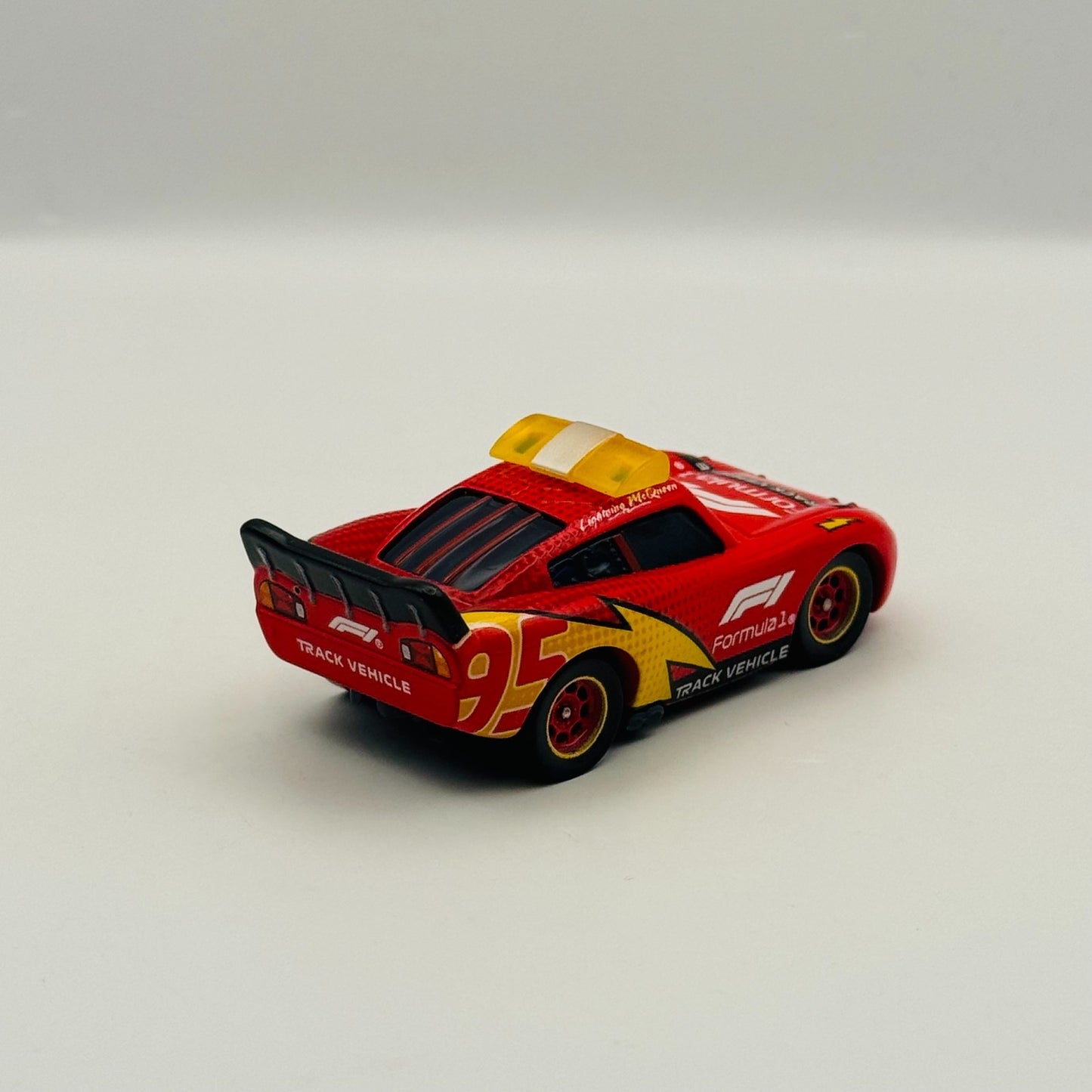 Disney Pixar Cars - FORMULA 1 COLLAB 3-PACK MCQUEEN, FRANCESCO 2026 1:55 Diecast