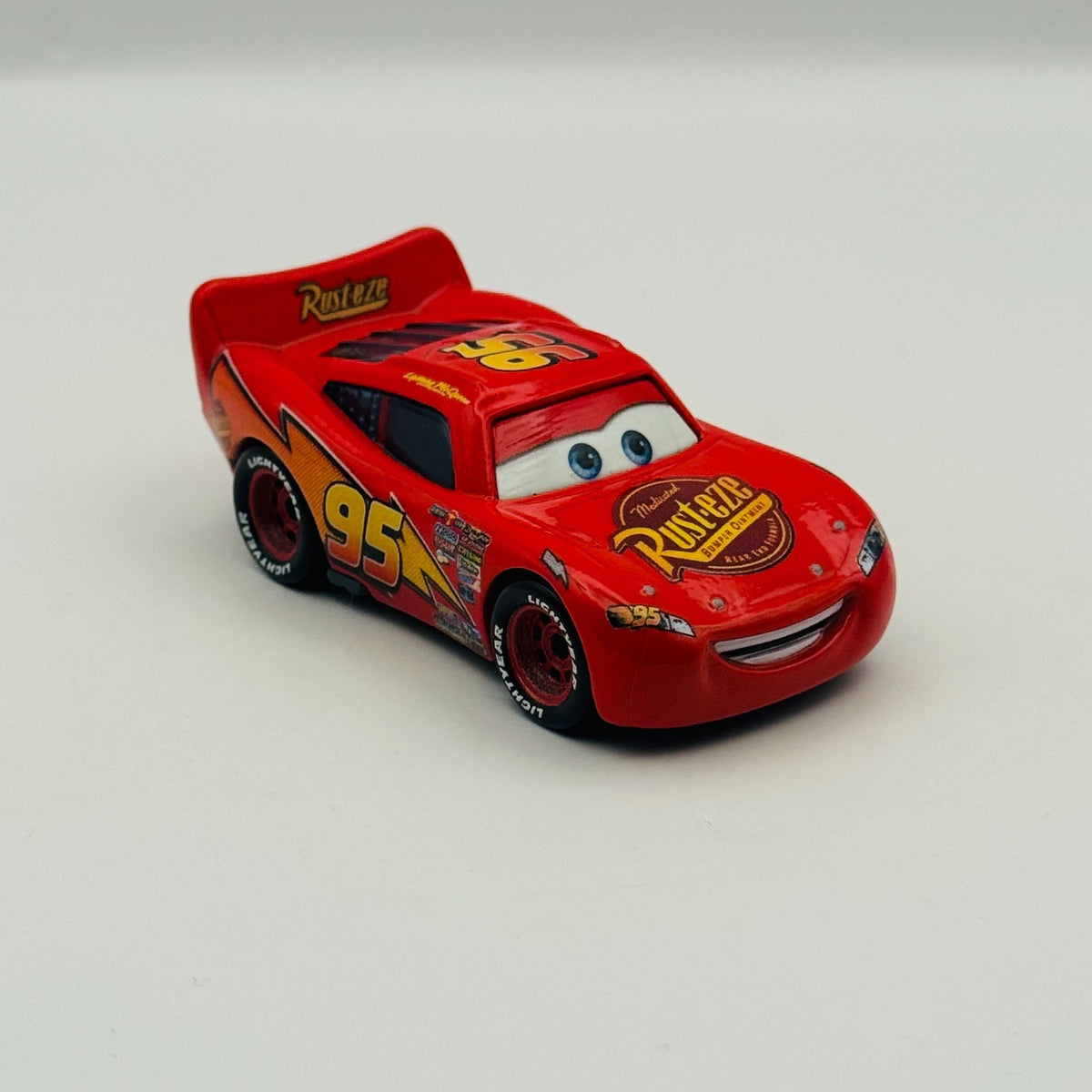 Disney Pixar Cars - CARS 1 RUSTEZE LIGHTNING MCQUEEN - 1:55 Diecast