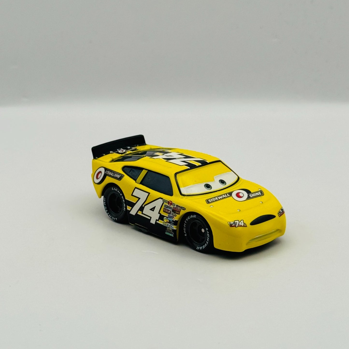 Disney Pixar Cars - SIDEWALL SHINE SLIDER PETROLSKI Piston Cup 2010 1:55 Diecast