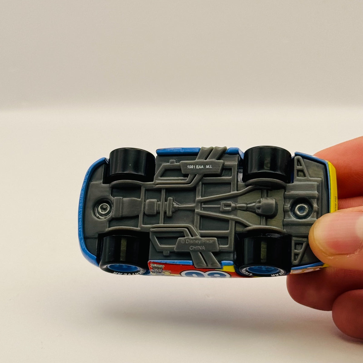 Disney Pixar Cars SAGE VANDERSPIN GASK-ITS Plastic Tires 2010 - 1:55 Diecast