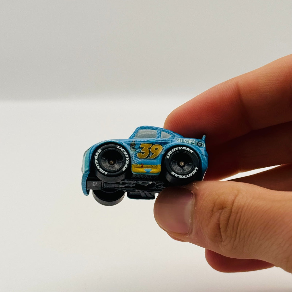 Disney Pixar Cars - Mini Racers BUCK BEARINGLY VIEW ZEEN VETERAN RACER - Diecast