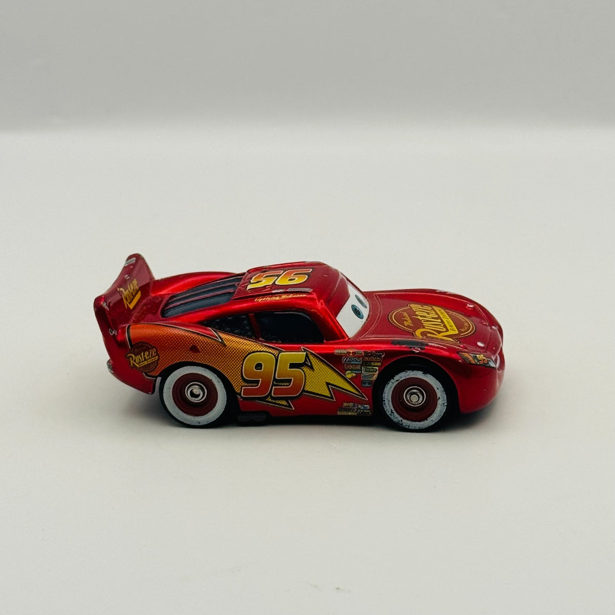 Disney Pixar Cars - LIGHTNING MCQUEEN MIT AUFKLEBERN German Promo - 1:55 Diecast
