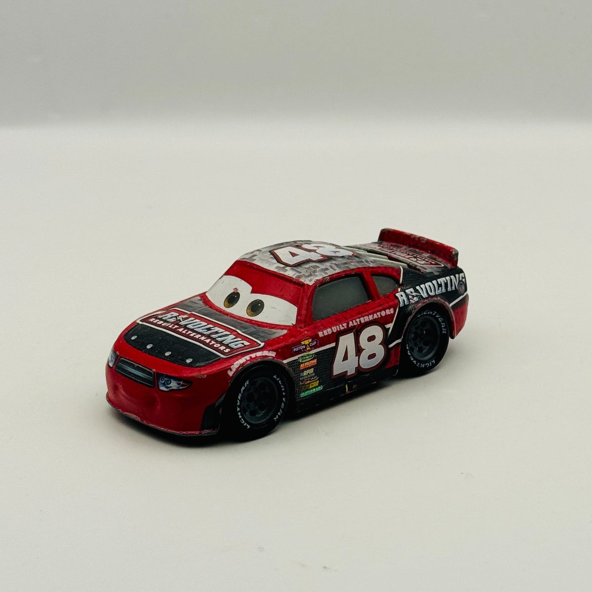 Disney Pixar Cars - TG CASTLENUT RE-VOLTING Veteran Racer Cars 3 - 1:55 Diecast