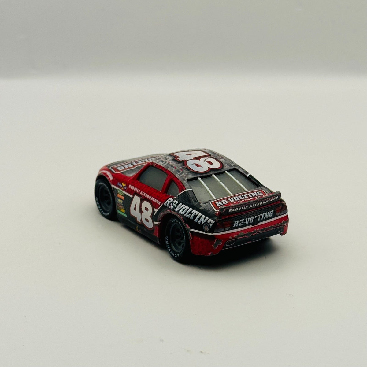 Disney Pixar Cars - TG CASTLENUT RE-VOLTING Veteran Racer Cars 3 - 1:55 Diecast