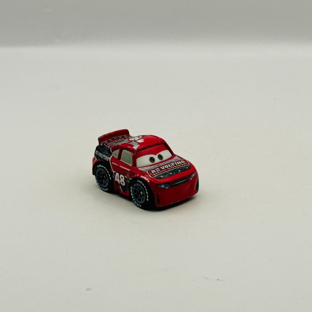 Disney Pixar Cars - Mini Racers TG CASTLENUT RE-VOLTING VETERAN RACER - Diecast