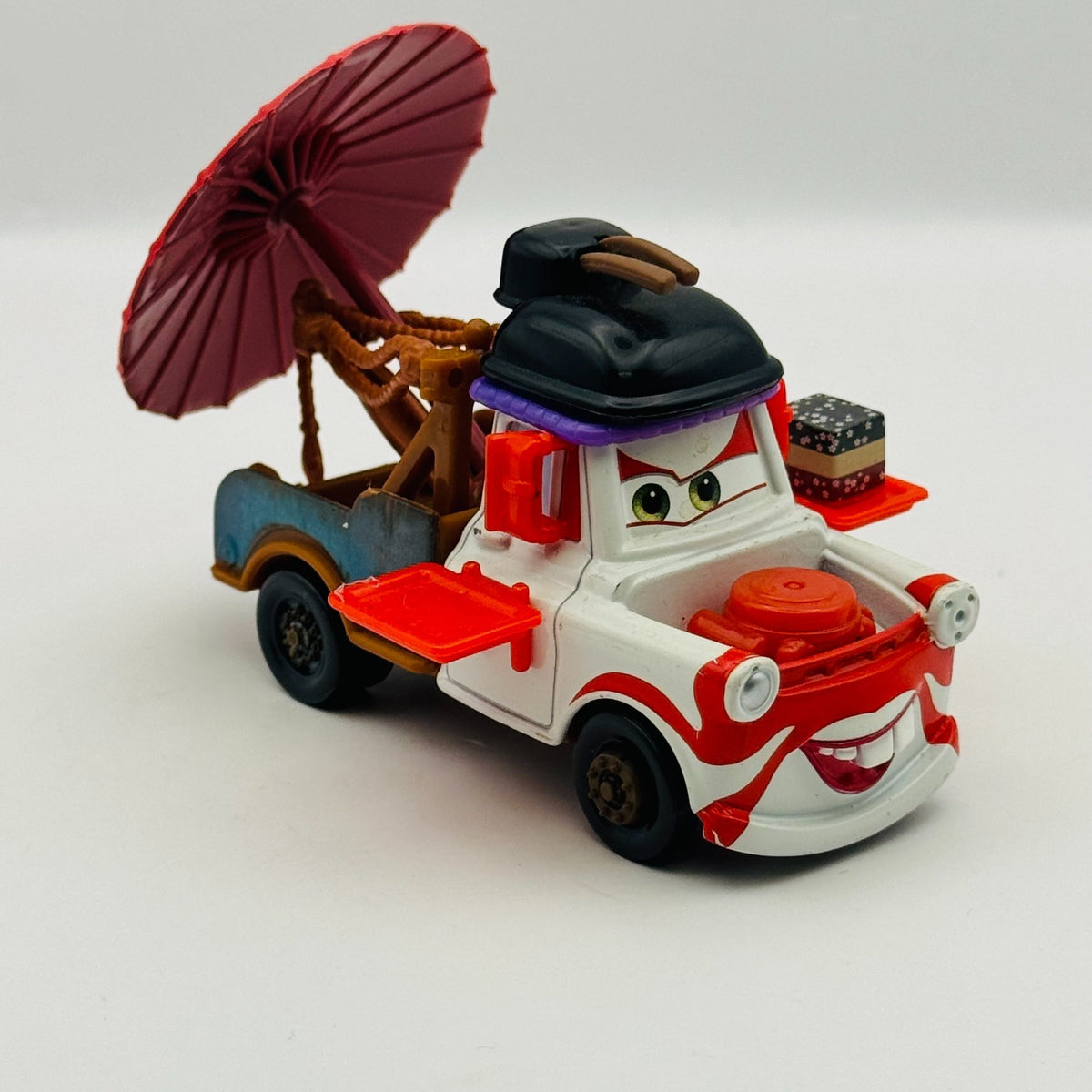 Disney Pixar Cars - KABUKI MATER DELUXE Maters 2013 - 1:55 Diecast