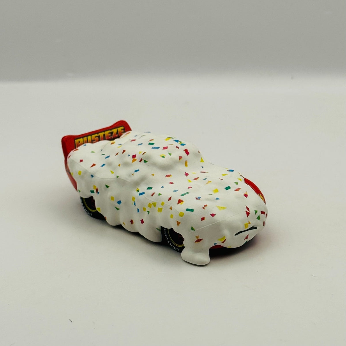 Disney Pixar Cars - CUPCAKE LIGHTNING MCQUEEN 2020 - 1:55 Diecast