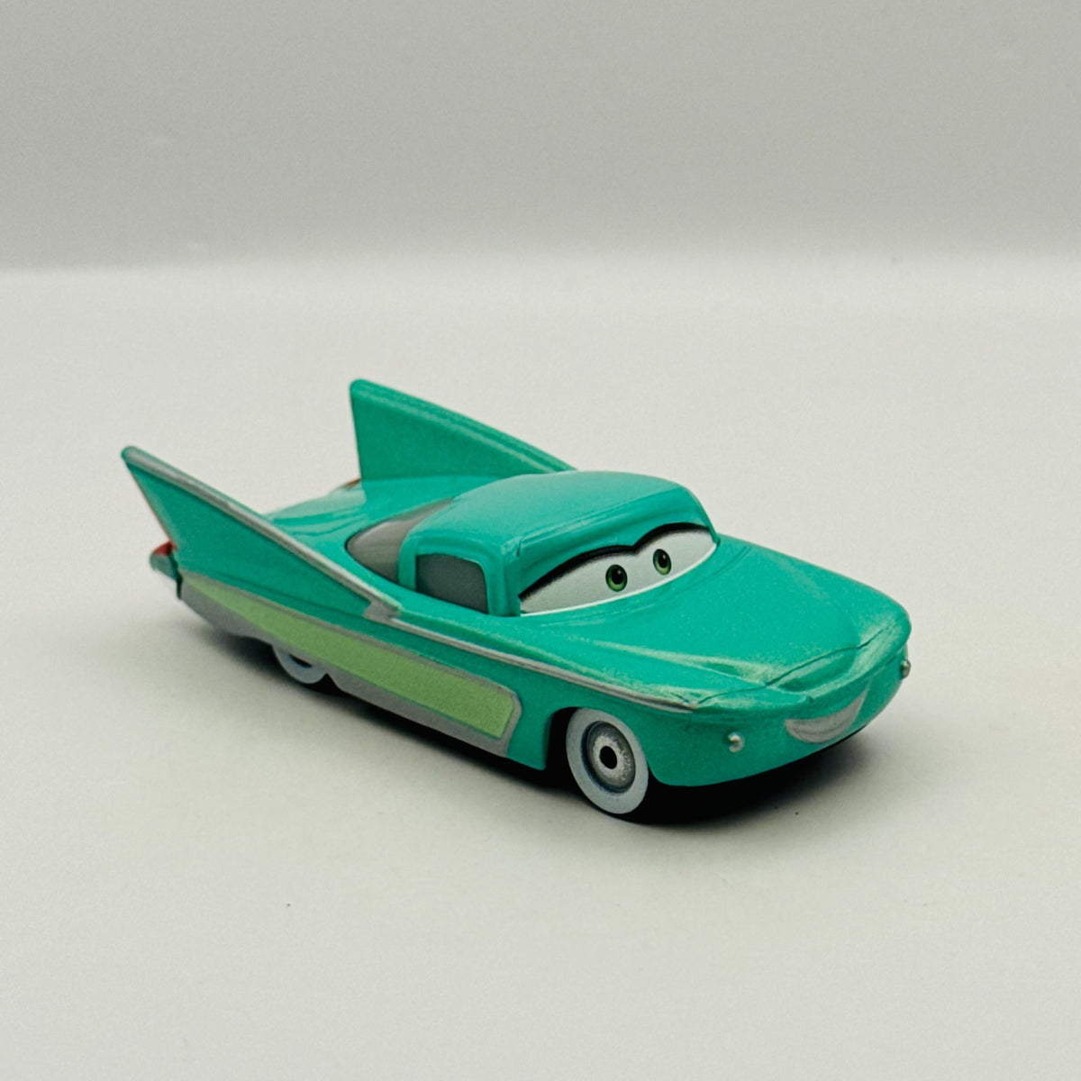 Disney Pixar Cars - FLO Radiator Springs - 1:55 Diecast