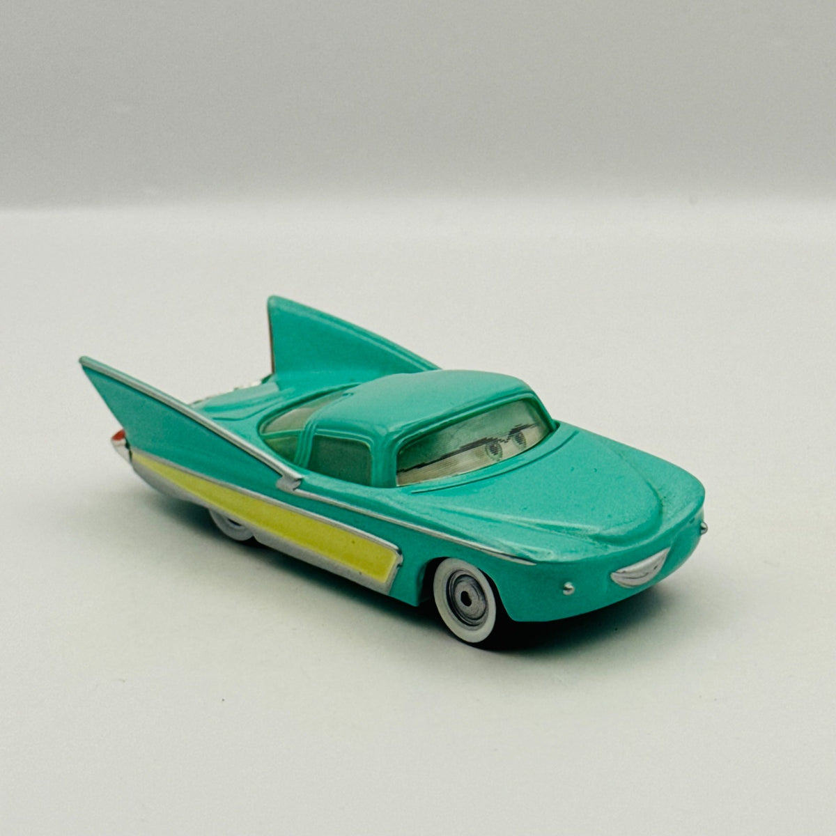 Disney Pixar Cars - FLO LENTICULAR My Eyes Change - 1:55 Diecast