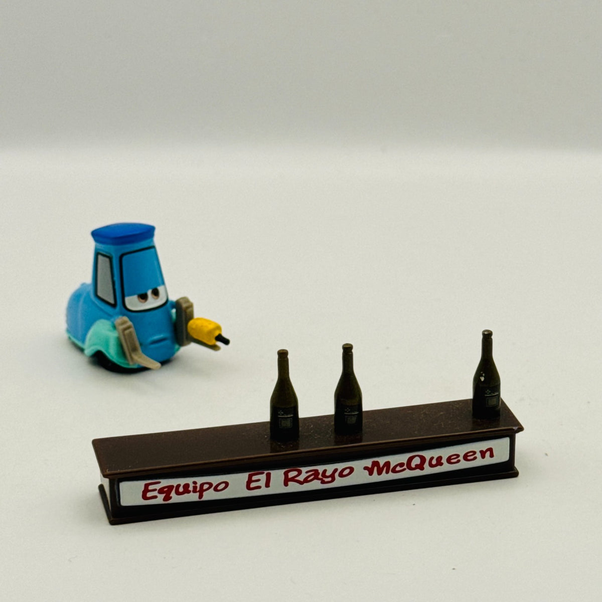 Disney Pixar Cars - BAR GUIDO WITH SHAKER Wheel Well Bar - 1:55 Diecast