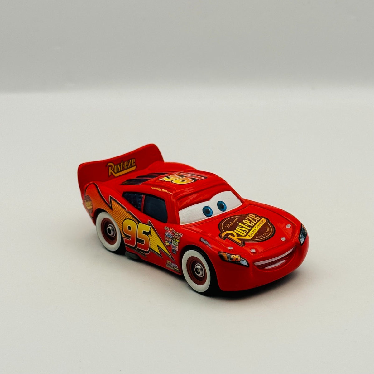 Disney Pixar Cars WHITEWALLS LIGHTNING MCQUEEN - 1:55 Diecast