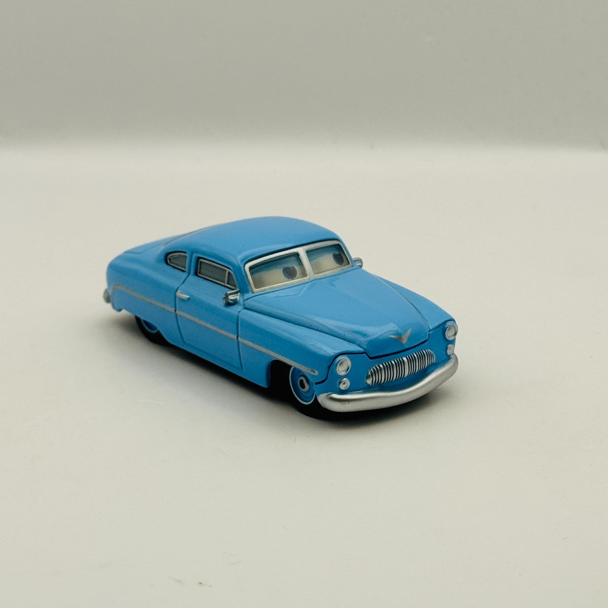 Disney Pixar Cars - MILTON CALYPEER LENTICULAR My Eyes Change - 1:55 Diecast