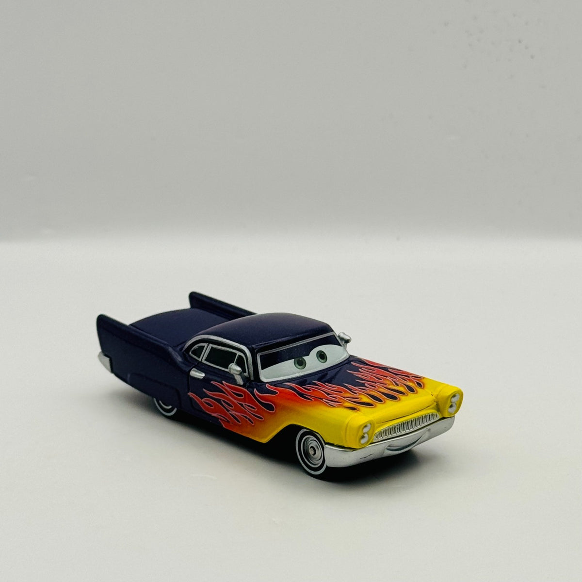 Disney Pixar Cars - GRETA Retro Radiator Springs 2013 - 1:55 Diecast