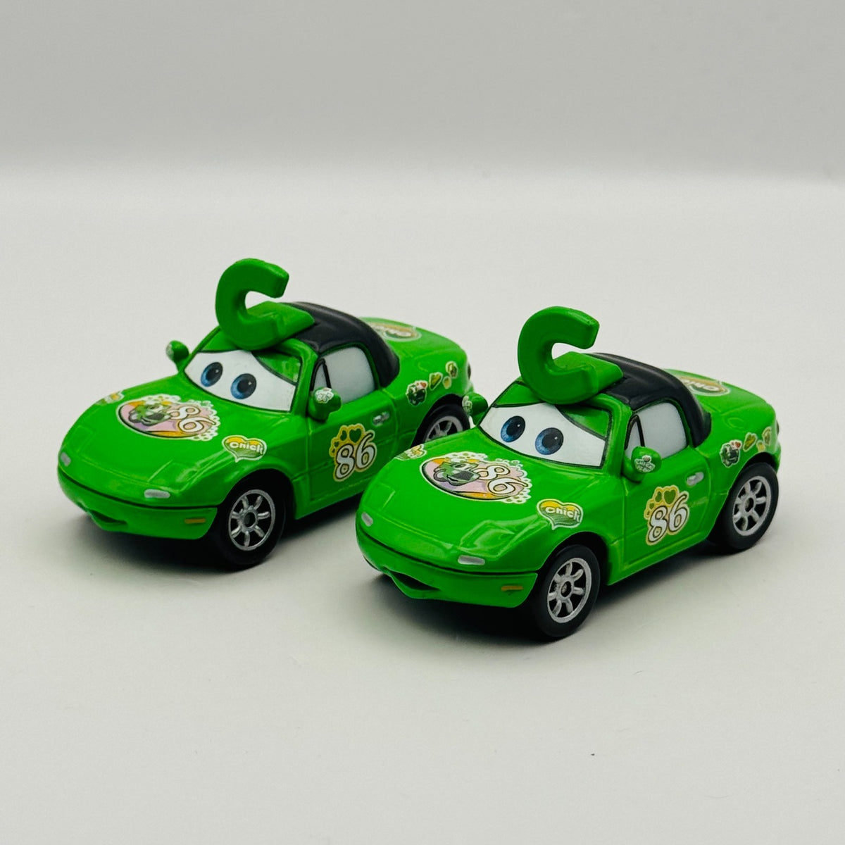 Disney Pixar Cars - CHICK HICKS FAN MIA & TIA - 1:55 Diecast