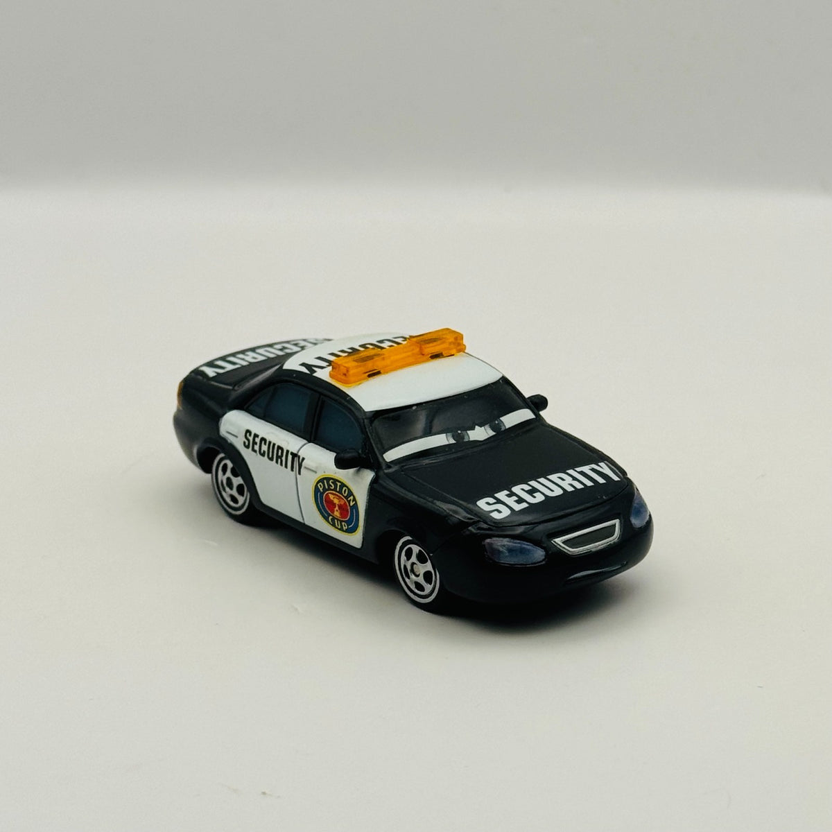 Disney Pixar Cars - MARLON "CLUTCHES" McKAY Final Lap 2010 - 1:55 Diecast