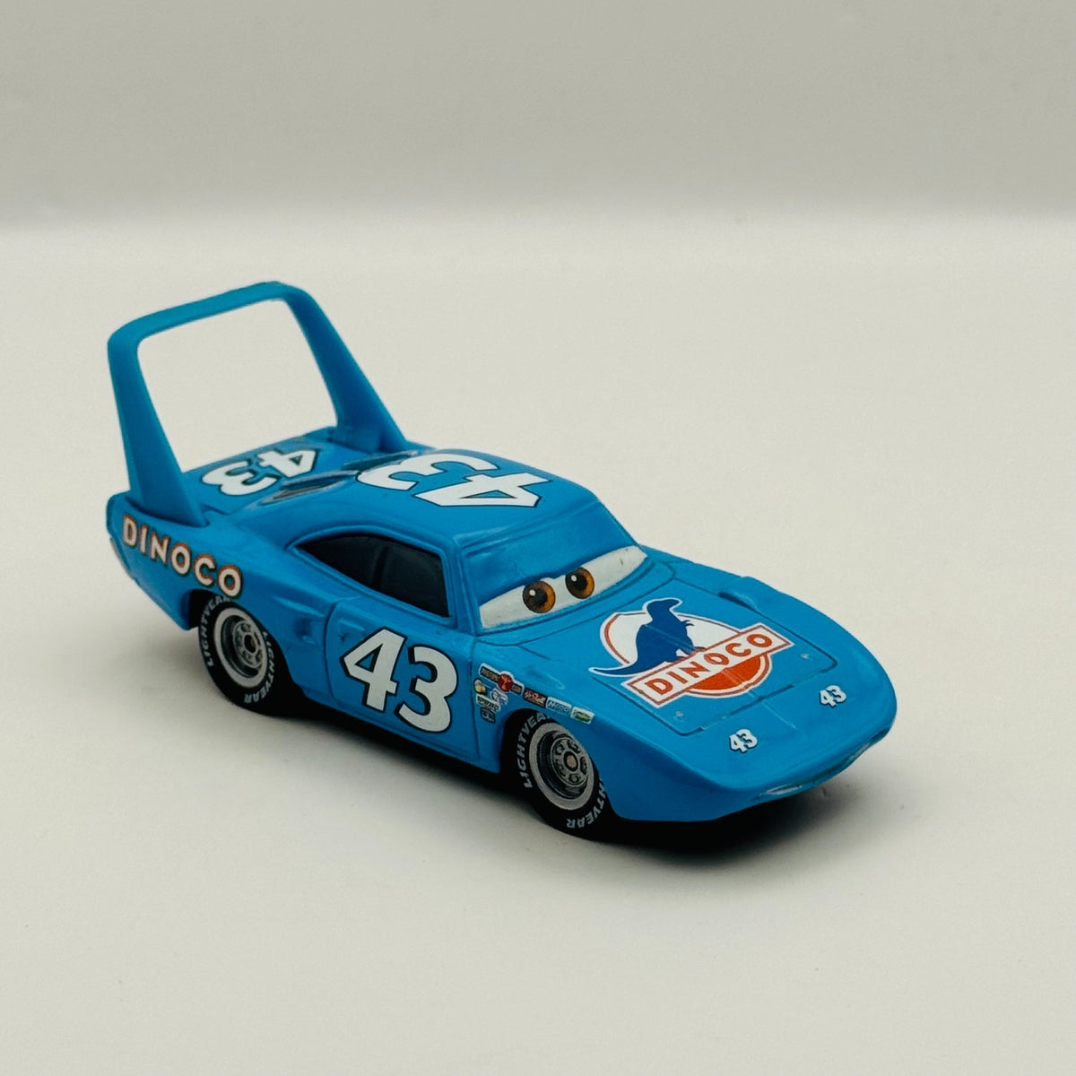 Disney Pixar Cars - THE KING STRIP WEATHERS DINOCO - 1:55 Diecast