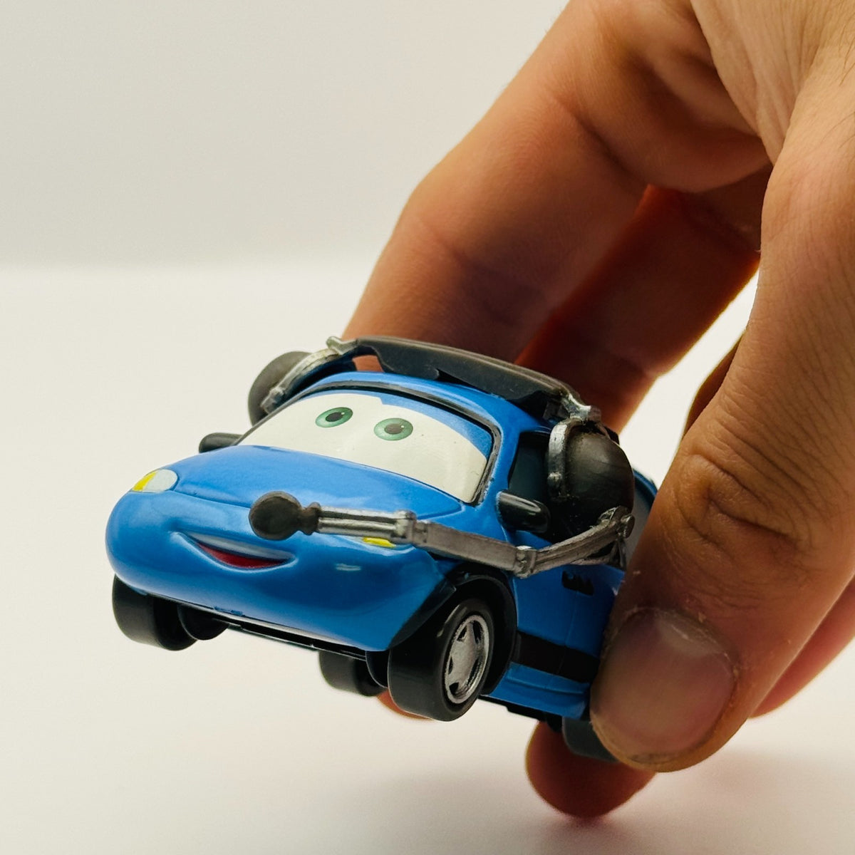 Disney Pixar Cars - CHUCK CHOKE CABLES Final Lap 2010 - 1:55 Diecast