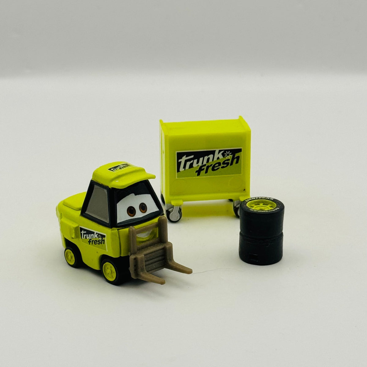 Disney Pixar Cars - TRUNK FRESH PITTY Race O Rama 2009 - 1:55 Diecast