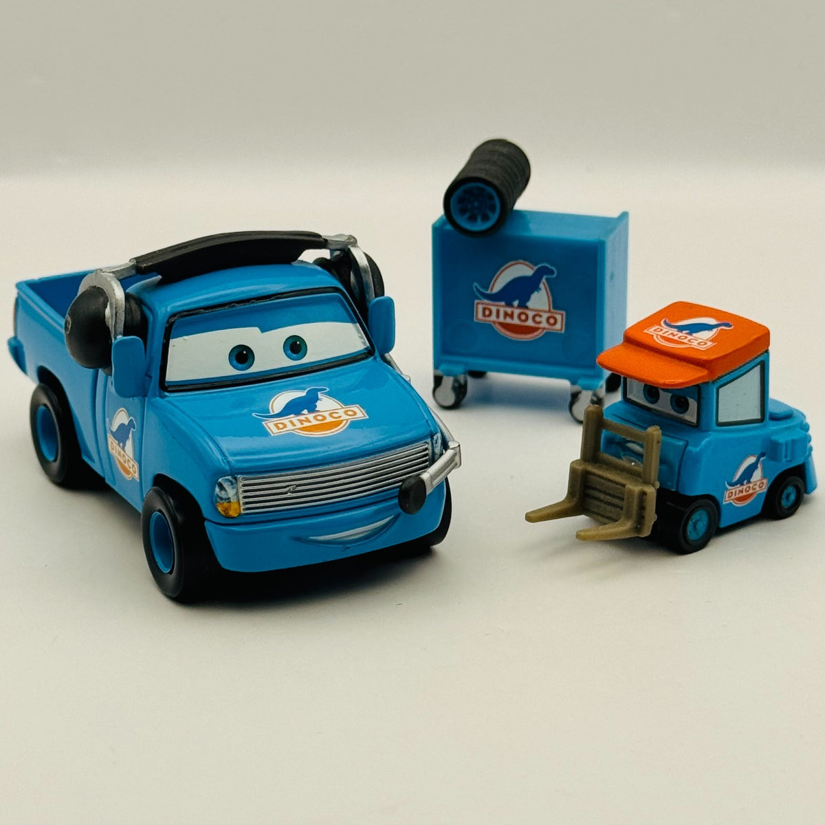 Disney Pixar Cars - TEAM DINOCO CREW CHIEF & PITTY ROGER WHEELER - 1:55 Diecast