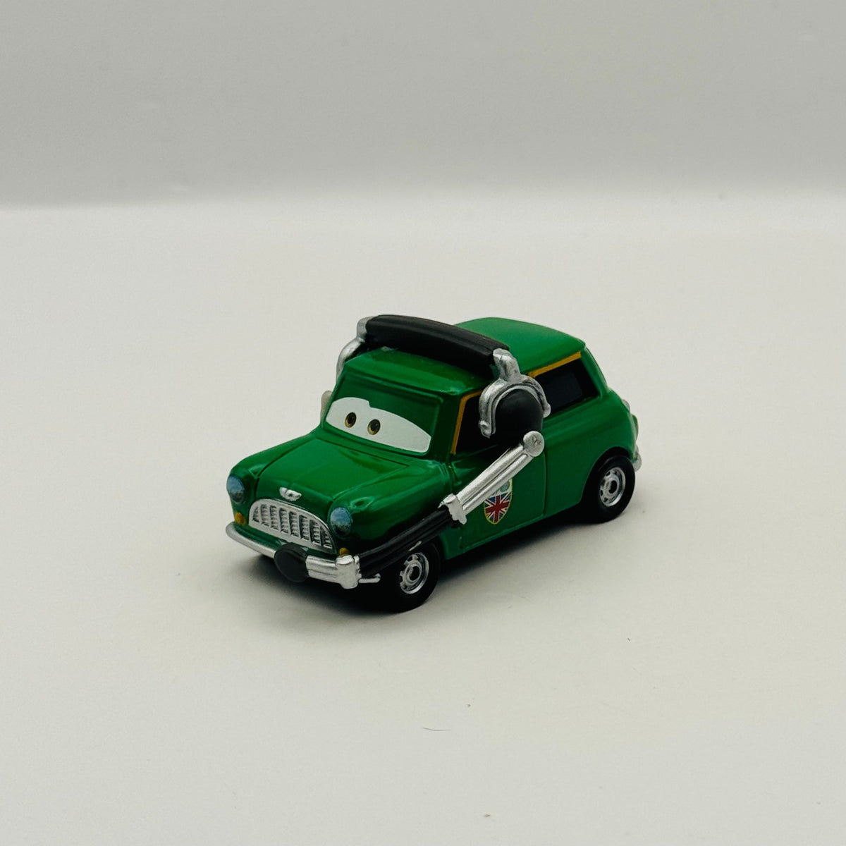 Disney Pixar Cars - AUSTIN LITTLETON NIGEL GEARSLEY CREW CHIEF - 1:55 Diecast