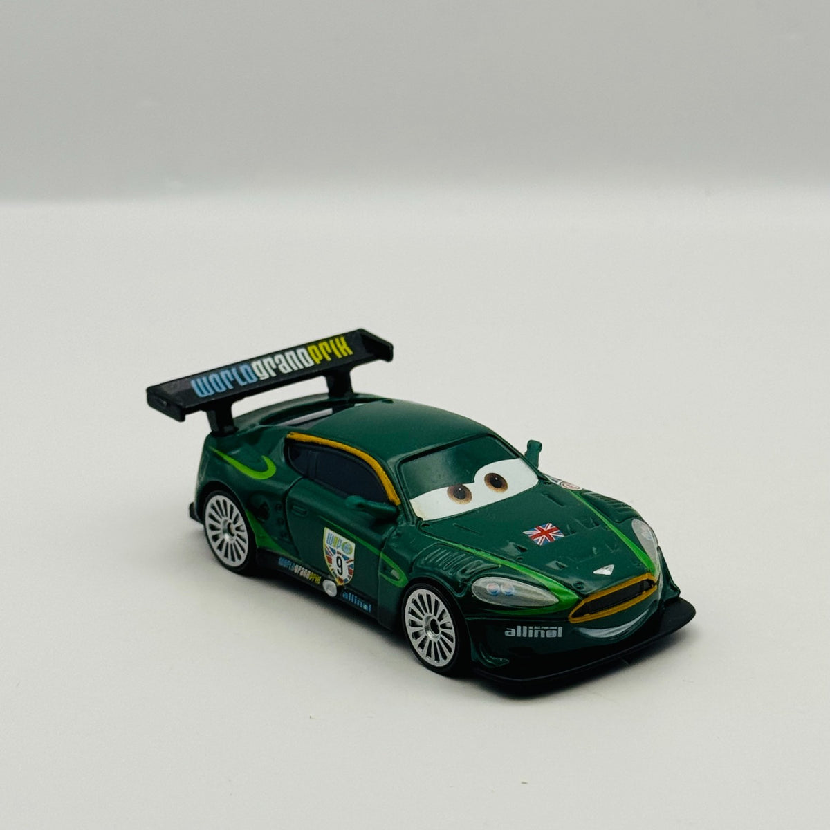 Disney Pixar Cars - NIGEL GEARSLEY WGP Cars 2 2011 - 1:55 Diecast