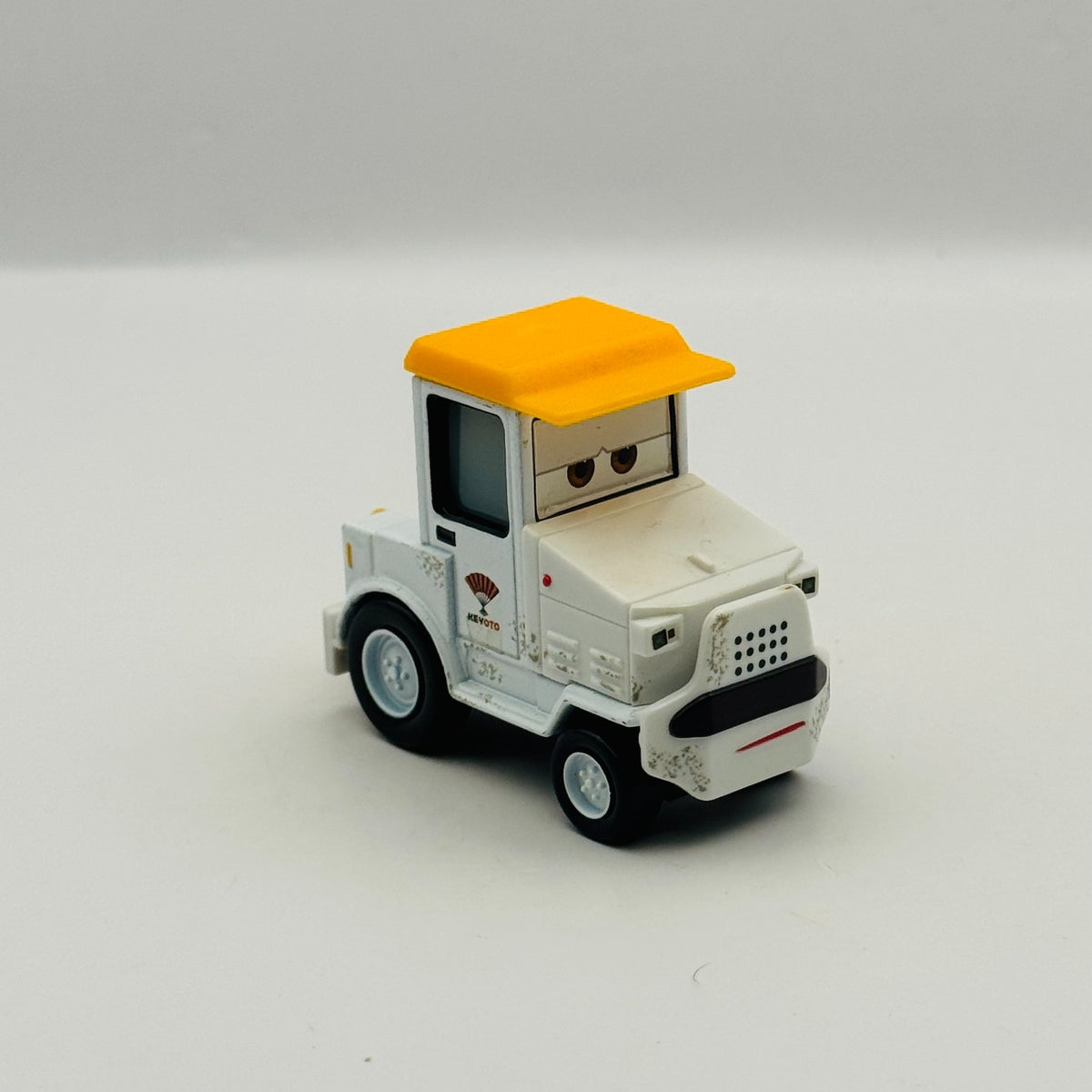 Disney Pixar Cars - KRATE RAINSON-WASH Airport Adventure 2013 - 1:55 Diecast