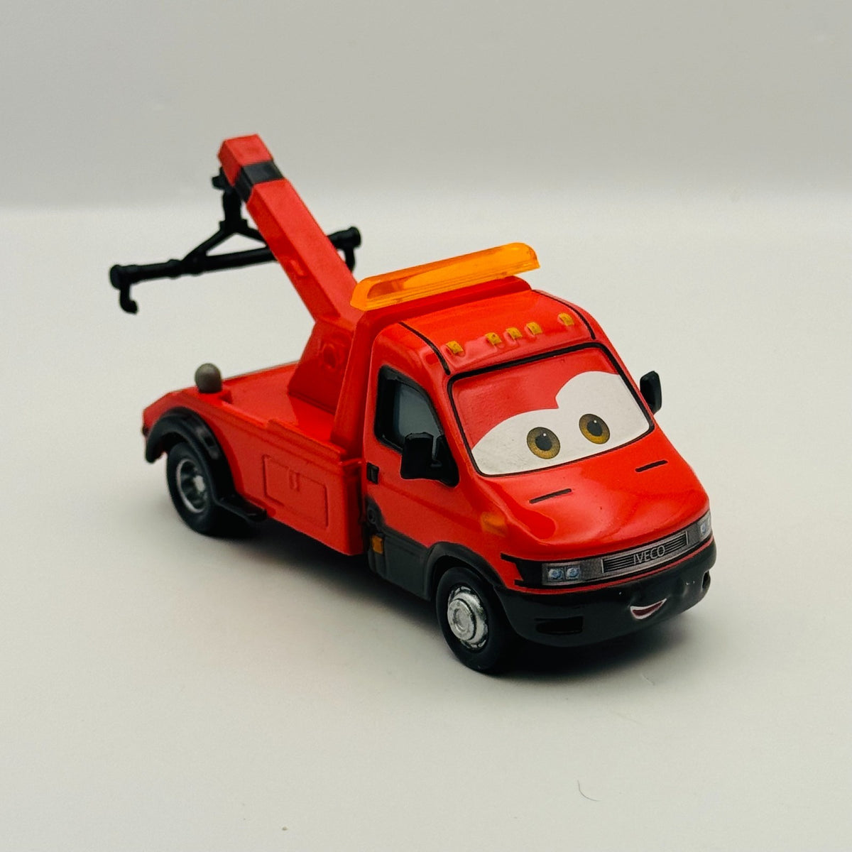 Disney Pixar Cars - TOWIN' EOIN Deluxe Allinol Blowout 2014 - 1:55 Diecast