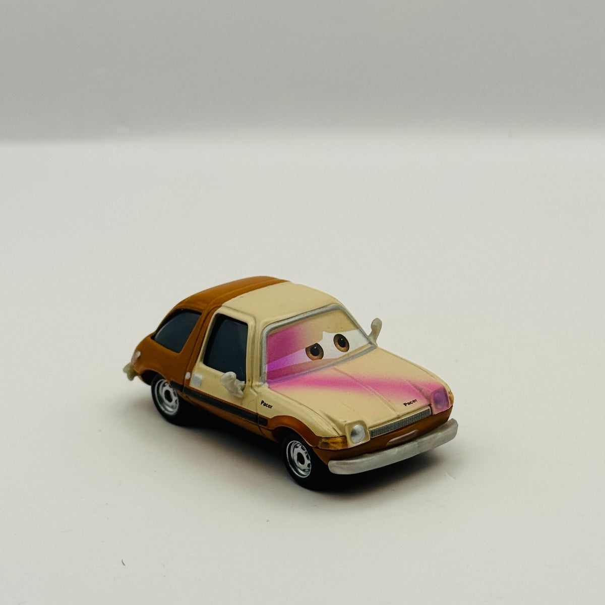 Disney Pixar Cars - TUBBS PACER WITH PAINT SPRAY Lemons 2013 - 1:55 Diecast