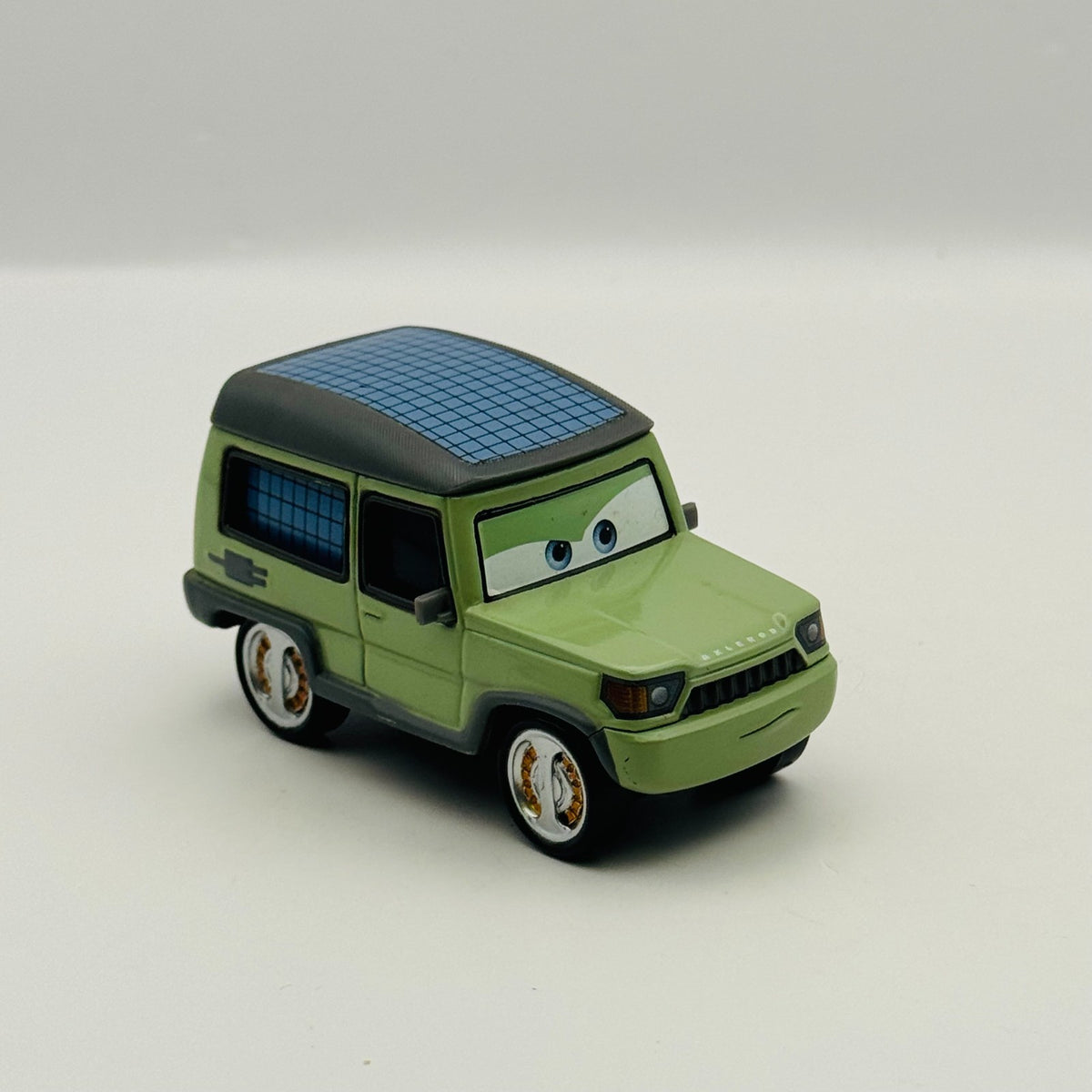 Disney Pixar Cars - MILES AXLEROD Cars 2 2011 - 1:55 Diecast