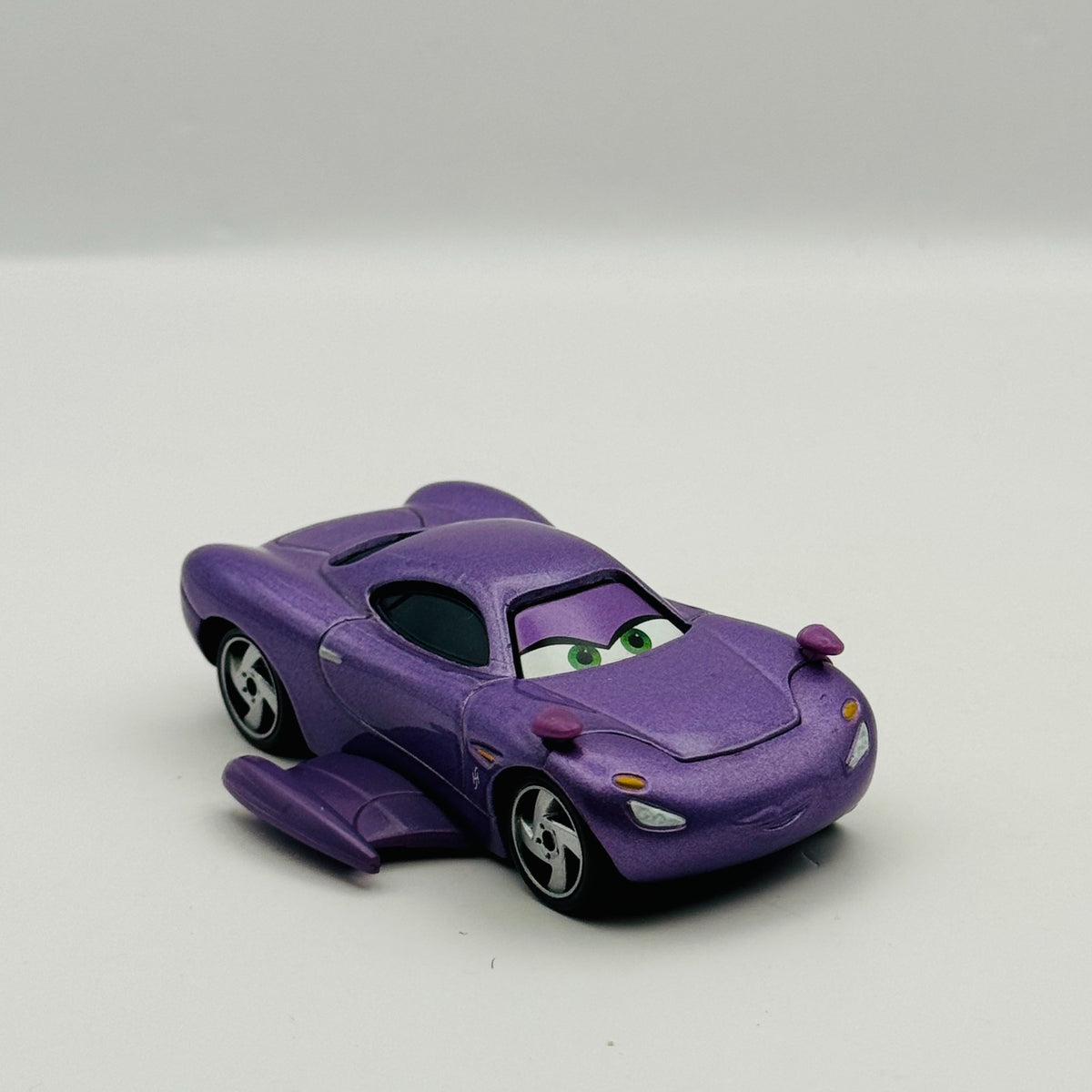 Disney Pixar Cars - HOLLEY SHIFTWELL WITH WINGS Deluxe Cars 2 2011- 1:55 Diecast