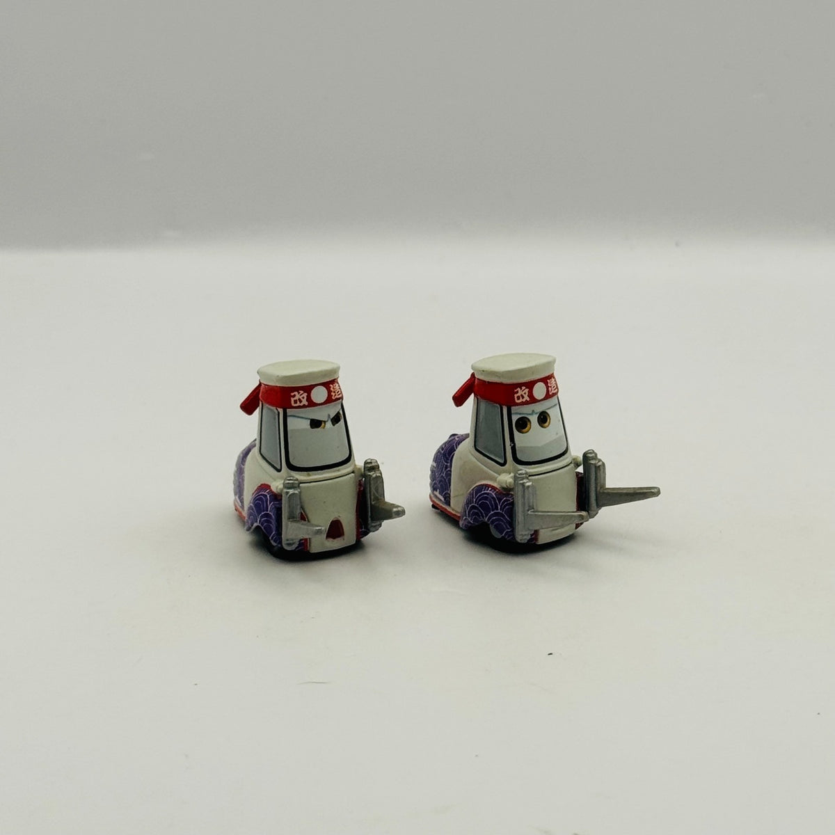 Disney Pixar Cars Toon - TEKI & PAKI Tokyo Mater 2010 - 1:55 Diecast