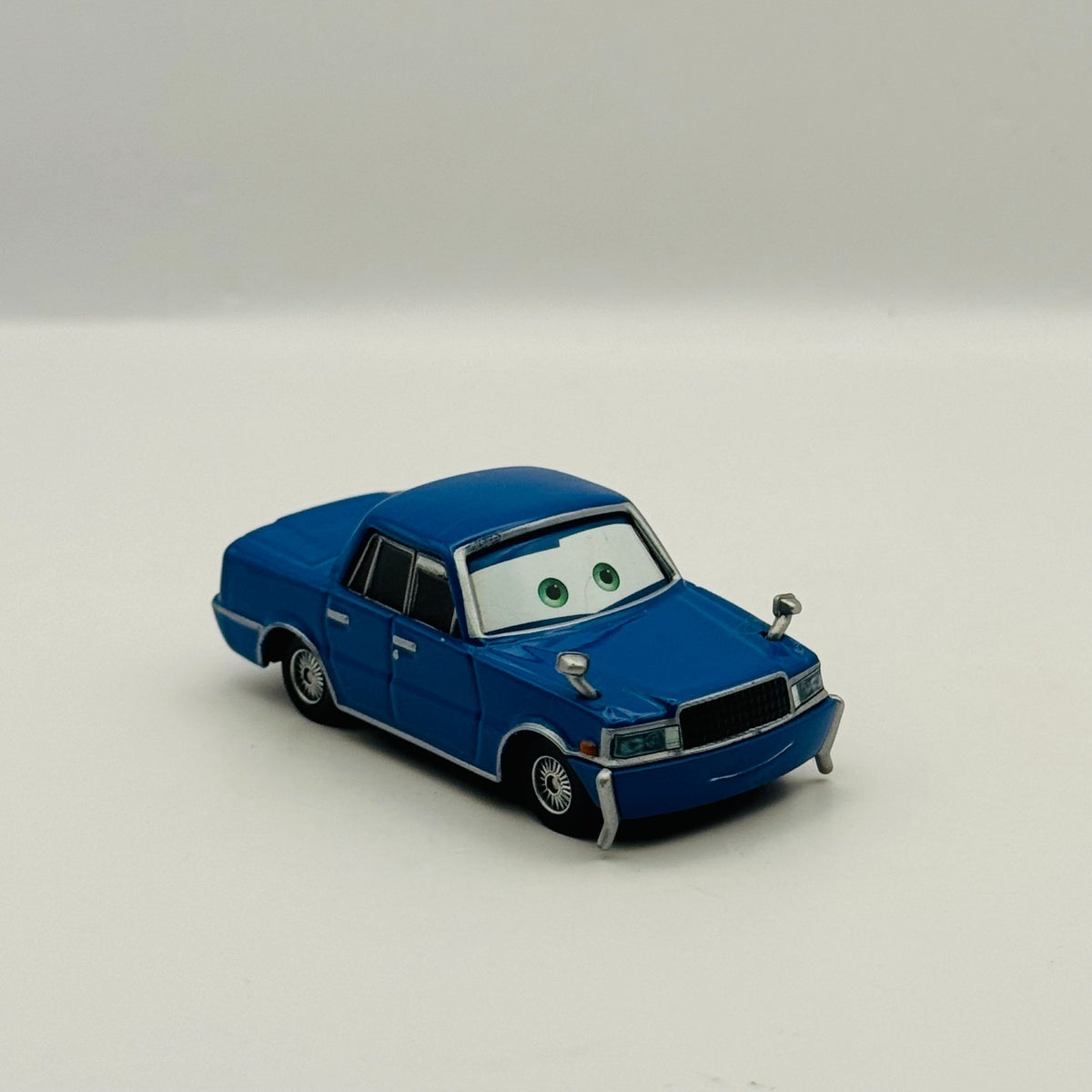 Disney Pixar Cars TOON - ITO SAN TOKYO MATER 2010 - 1:55 Diecast