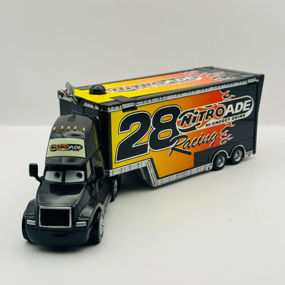 Disney Pixar Cars - NITROADE HAULER Truck & Trailer 2009 - 1:55 Diecast