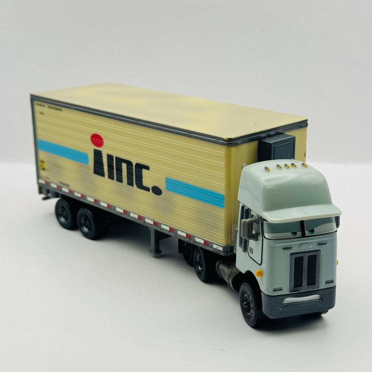 Disney Pixar Cars - CHET BOXXKARR BOXKAAR HAULER 2010 - 1:55 Diecast