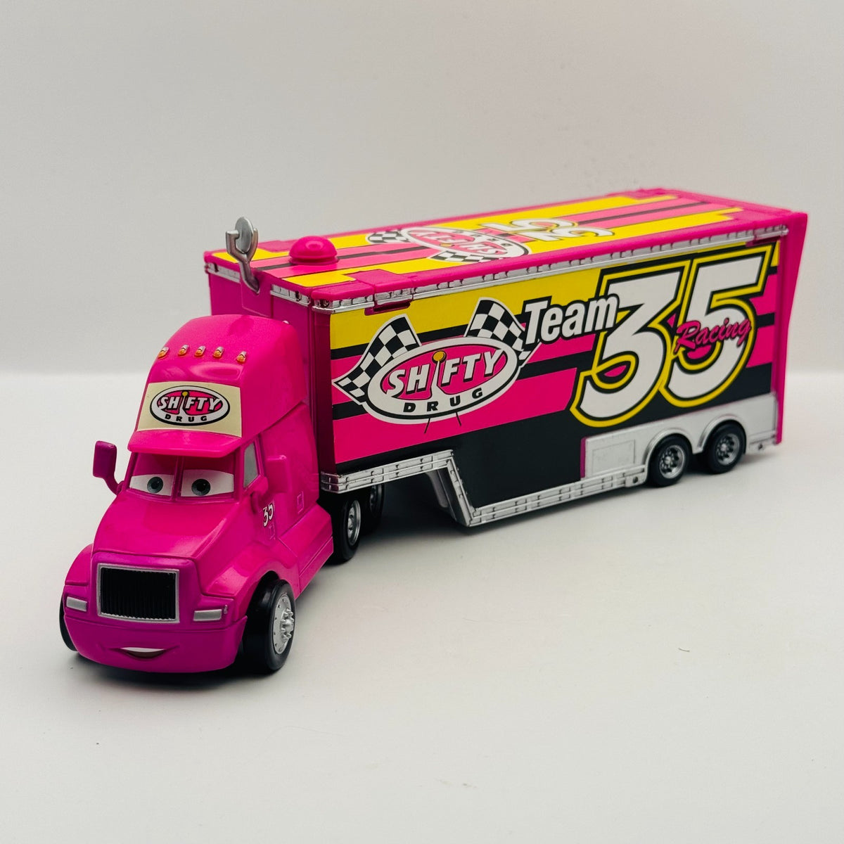 Disney Pixar Cars - SHIFTY DRUG HAULER Truck & Trailer 2010 - 1:55 Diecast