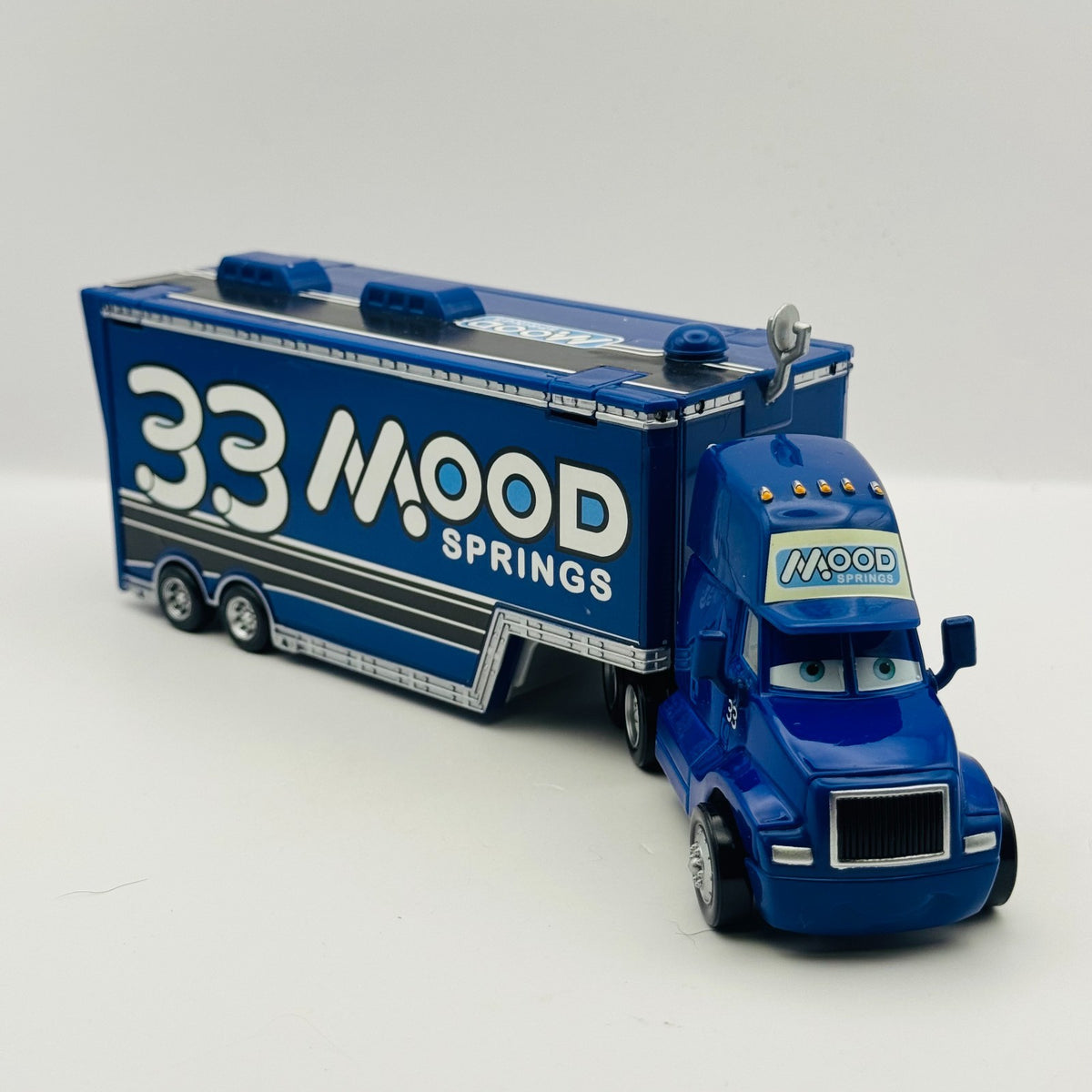 Disney Pixar Cars - MOOD SPRINGS HAULER Truck & Trailer 2010 - 1:55 Diecast