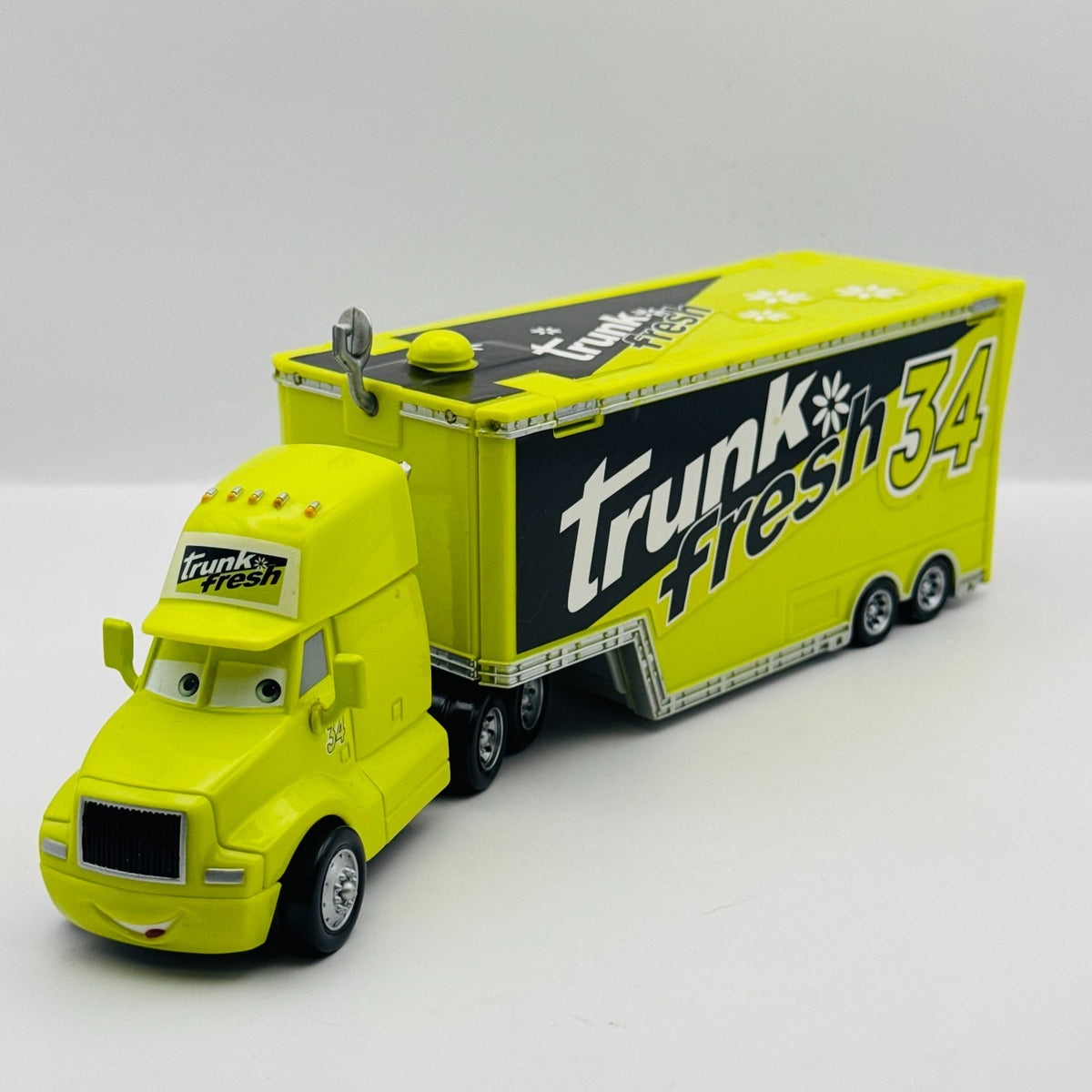 Disney Pixar Cars - TRUNK FRESH HAULER Truck & Trailer 2009 - 1:55 Diecast